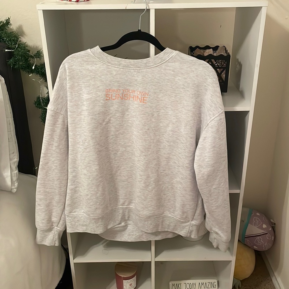 Crew neck grey